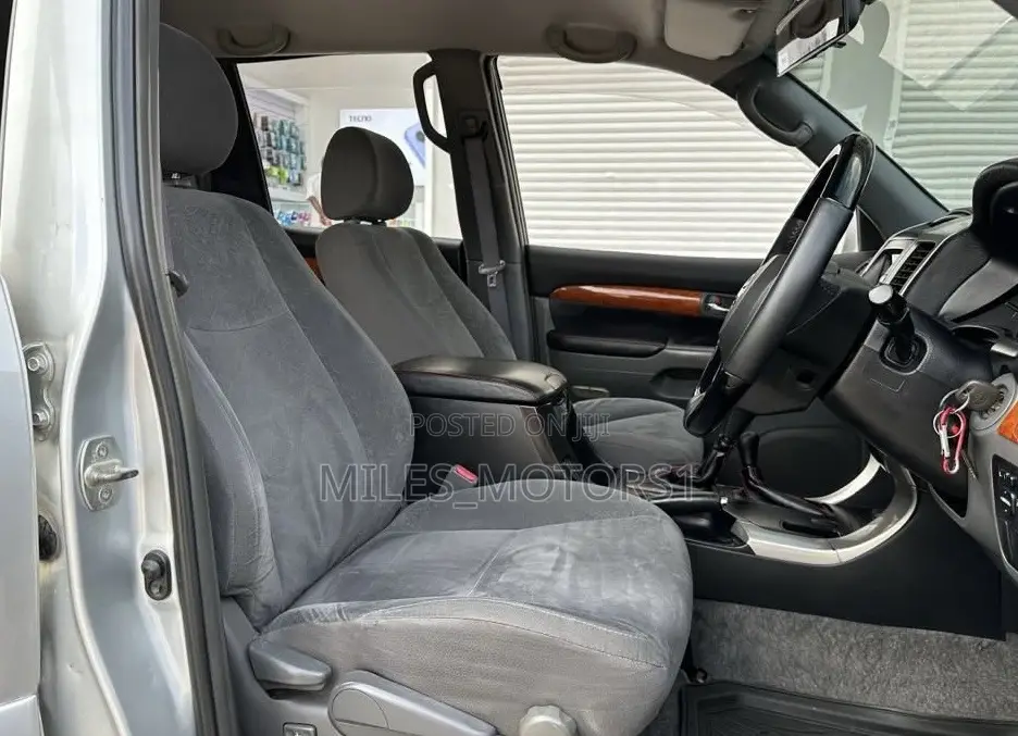 Toyota Land Cruiser Prado 2005 Silver