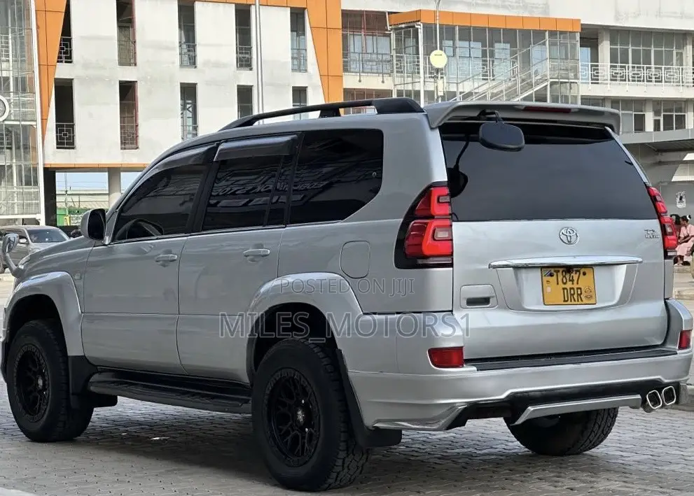Toyota Land Cruiser Prado 2005 Silver