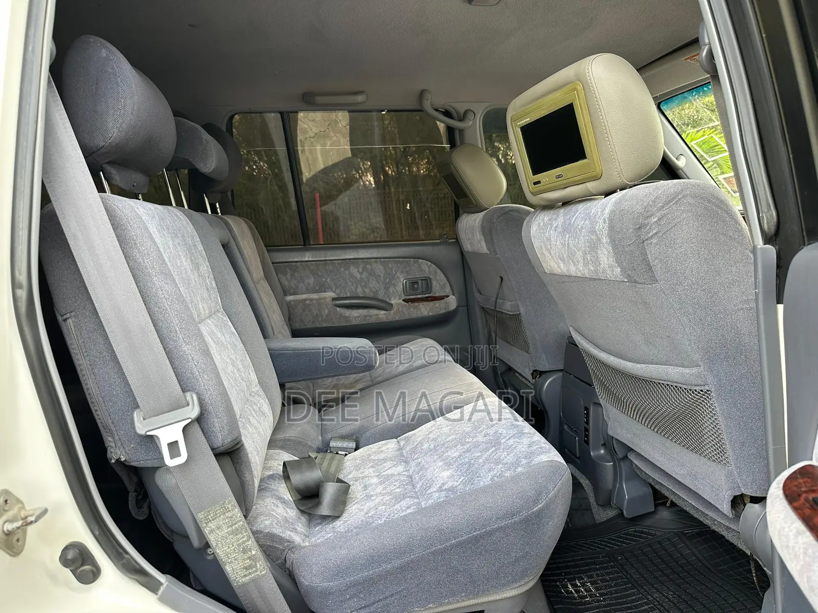 Toyota Land Cruiser Prado 2000 White