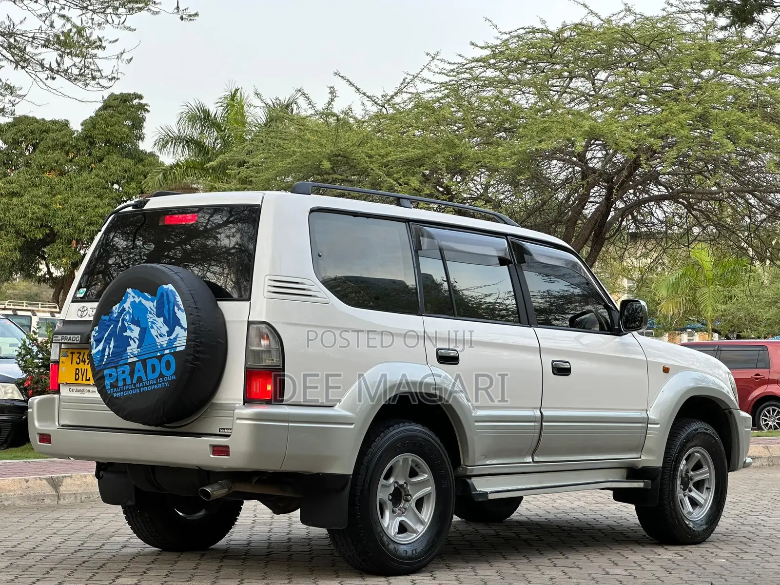 Toyota Land Cruiser Prado 2000 White