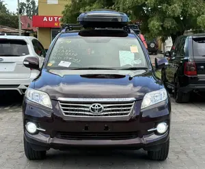 Toyota Vanguard 2010 Red