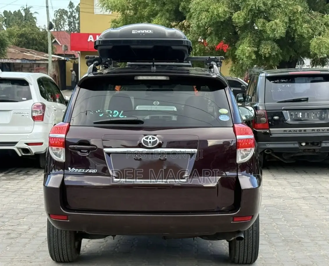 Toyota Vanguard 2010 Red