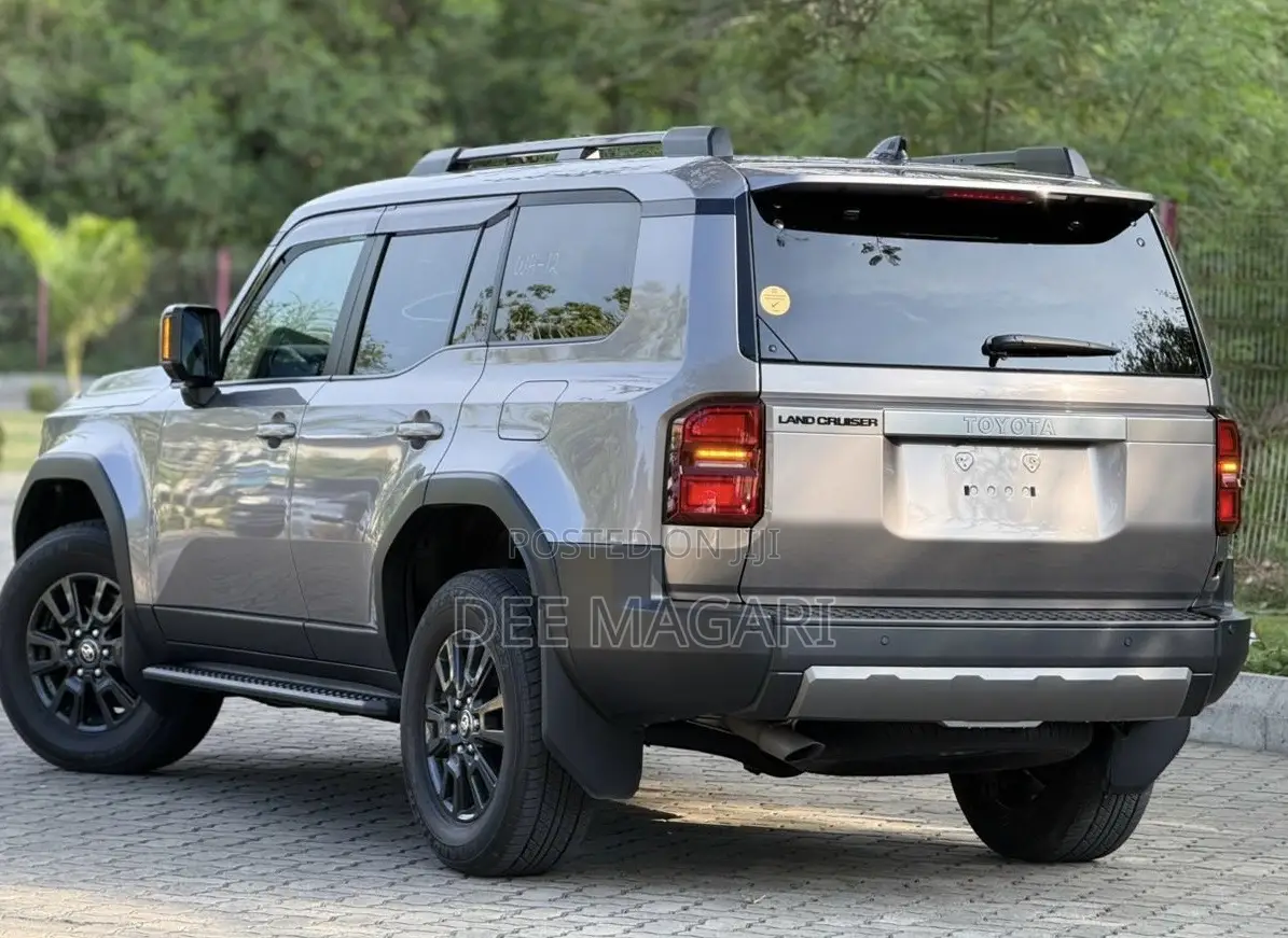 Toyota Land Cruiser Prado 2.8 2025 Gray