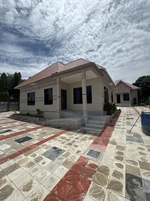 Furnished 10bdrm Apartment in Kikuyu Sgr, Fufu for sale