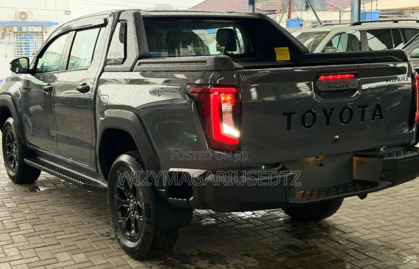 Toyota Hilux 2025 Gray