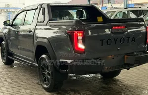 Toyota Hilux 2025 Gray