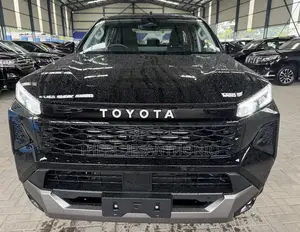 New Toyota Hilux 2025 Black