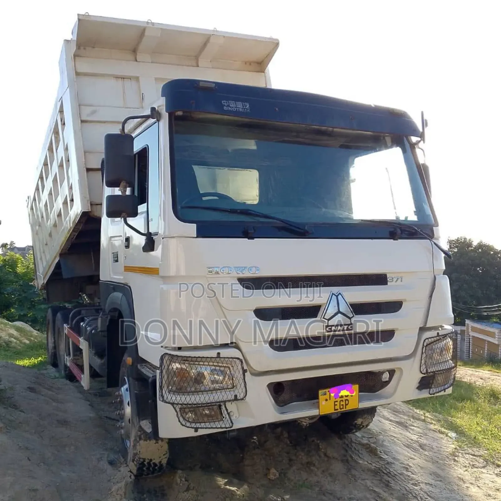 Sinotruk Howo Tipper 2000 White