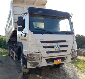 Sinotruk Howo Tipper 2000 White