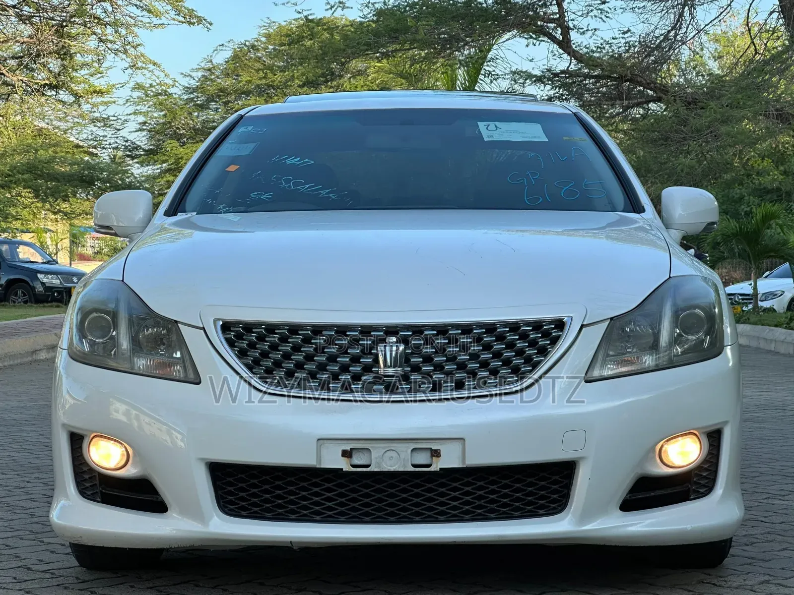 Toyota Crown 2009 Orange