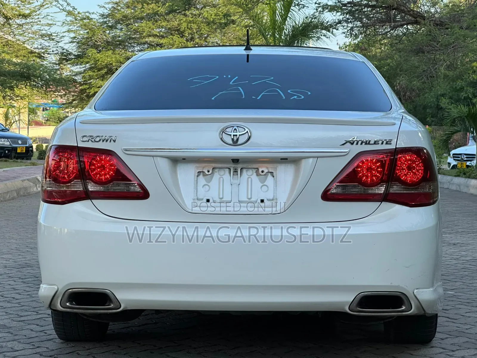 Toyota Crown 2009 Orange