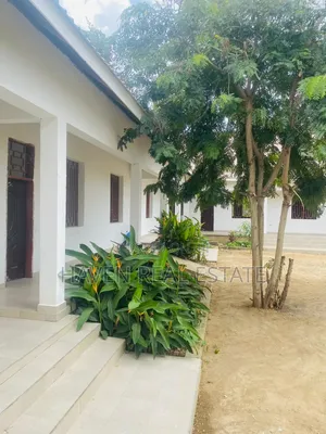 Shule Inauzwa Mapinga