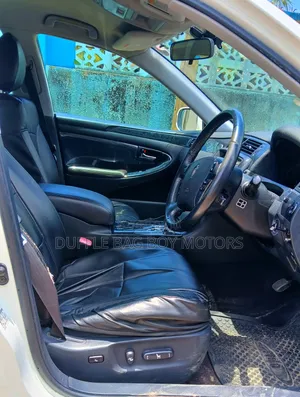 Toyota Crown 2006 White