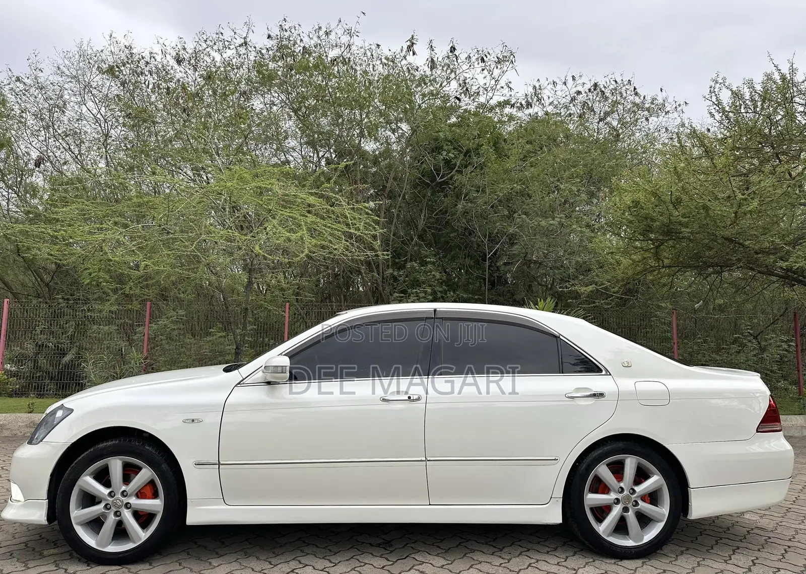Toyota Crown 2006 White