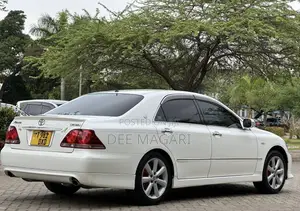 Toyota Crown 2006 White