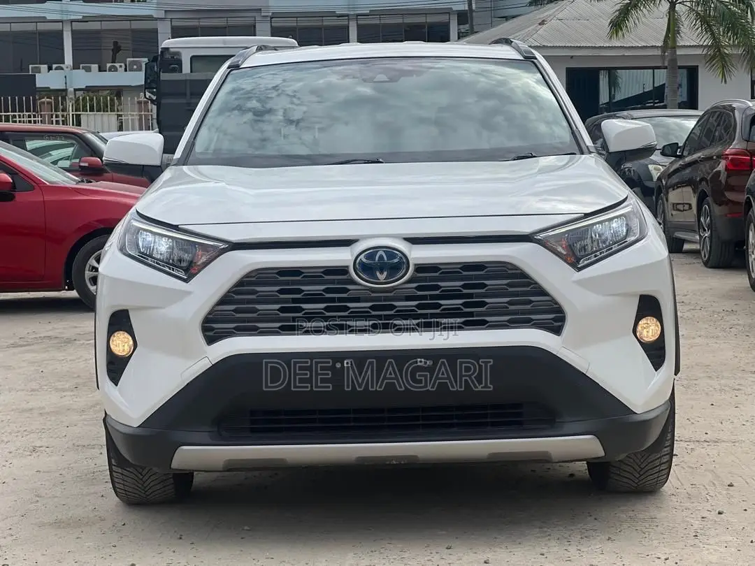 Toyota RAV4 Hybrid 2019 White