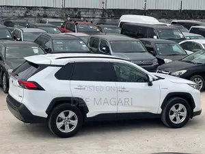 Toyota RAV4 Hybrid 2019 White