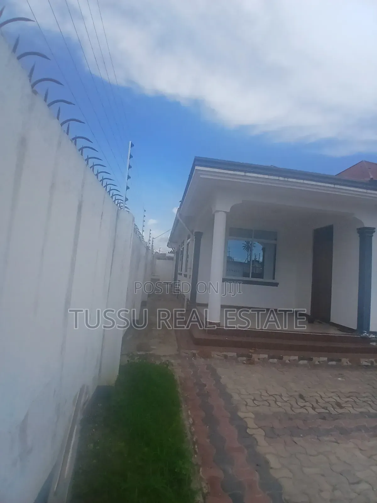 3bdrm House in Mikochen B, Mikocheni for sale