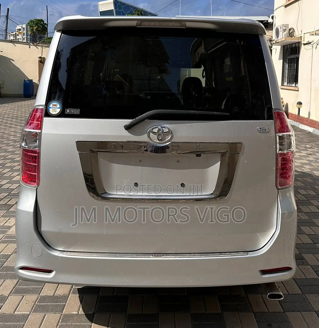 Toyota Noah 2009 Silver