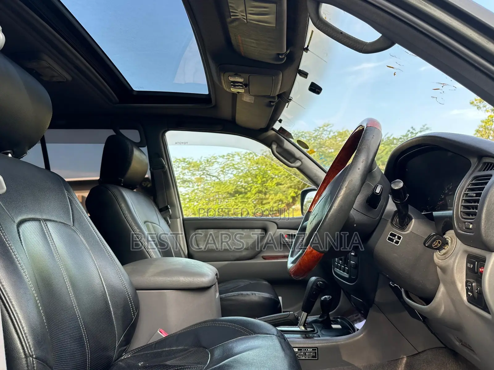 Toyota Land Cruiser 2000 Gray