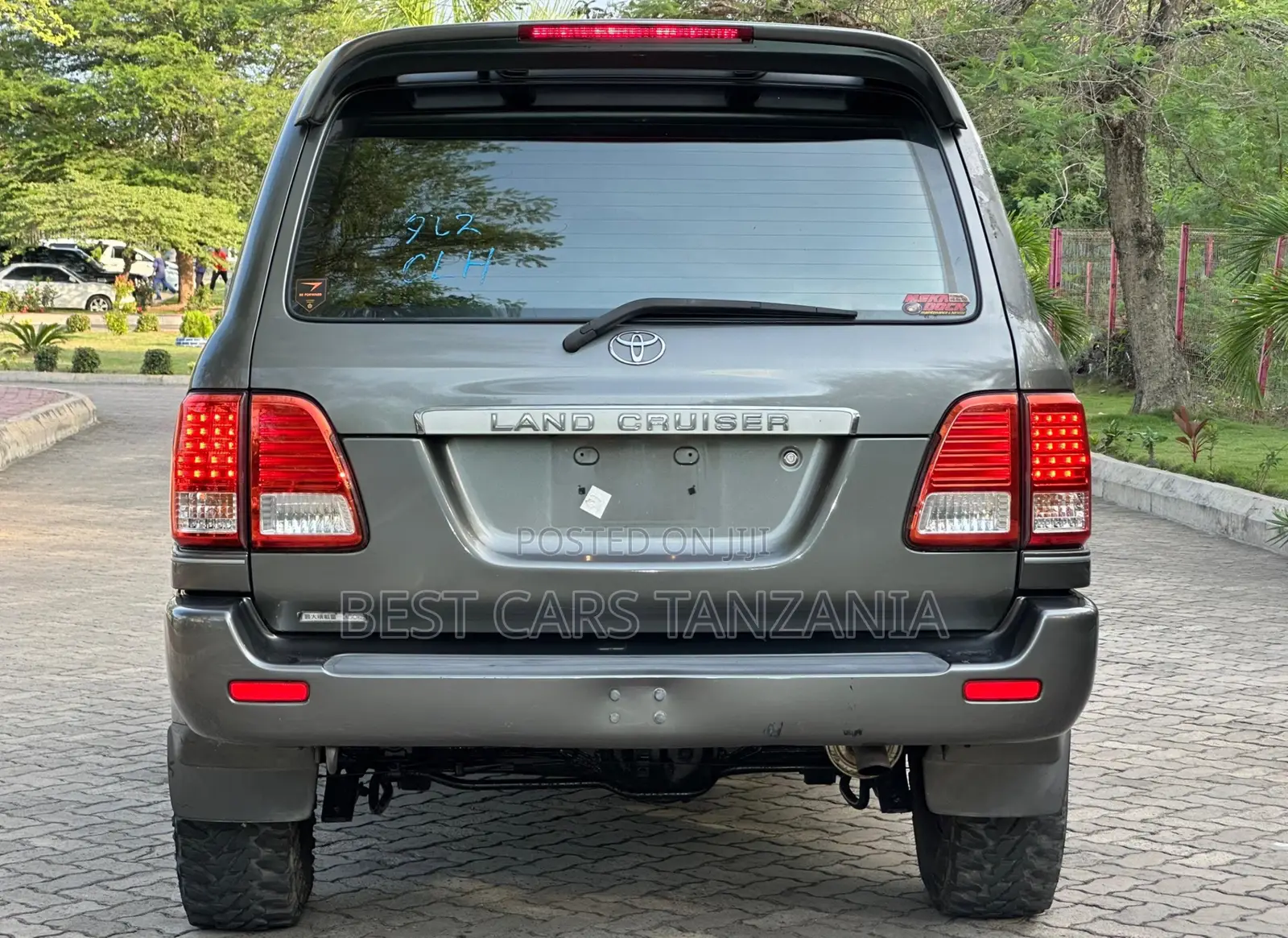 Toyota Land Cruiser 2000 Gray