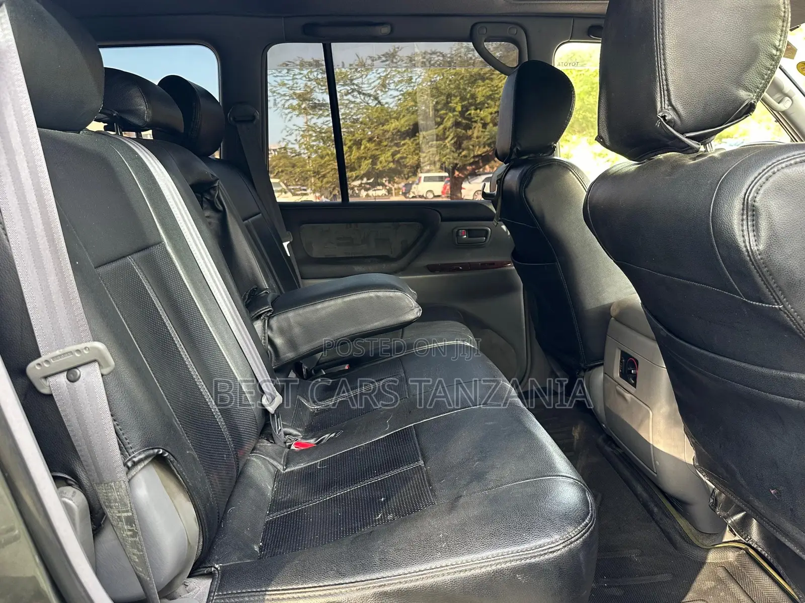 Toyota Land Cruiser 2000 Gray