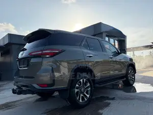 Toyota Fortuner 2024 Gray