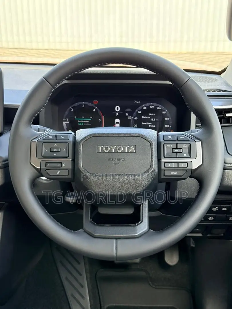 New Toyota Hilux 2025 Yellow