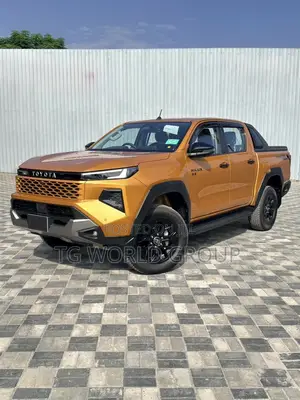 New Toyota Hilux 2025 Yellow