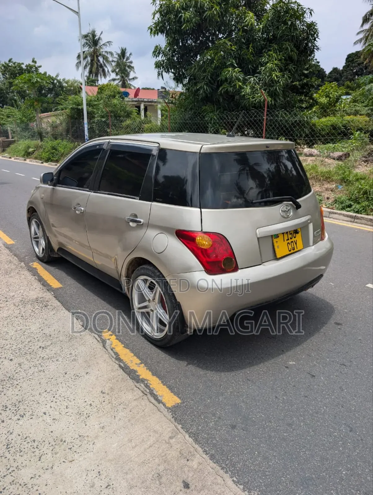 Toyota IST 2004 Gold
