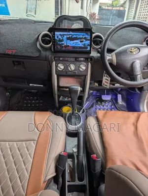 Toyota IST 2004 Gold