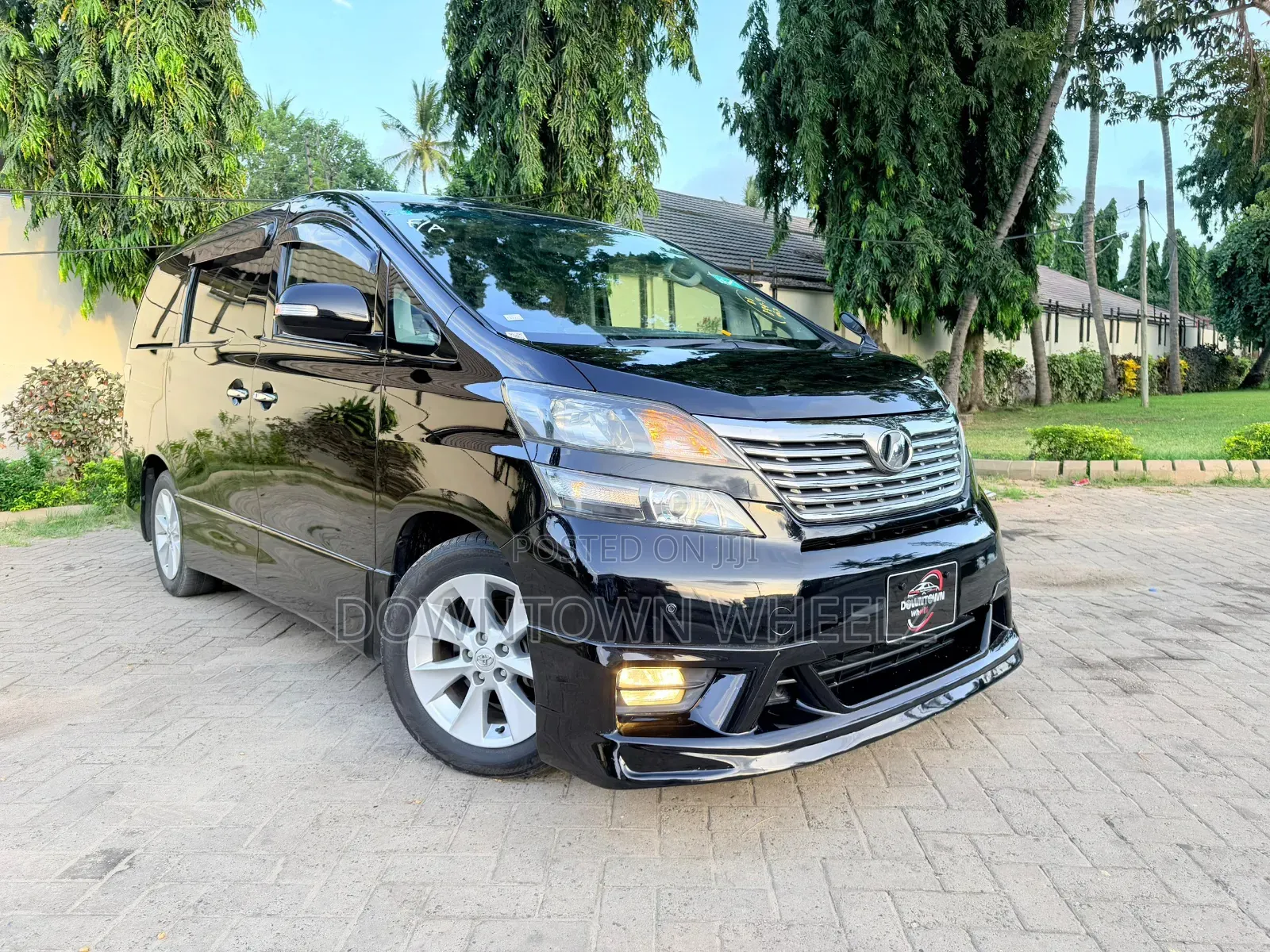 Toyota Vellfire 2010 Black