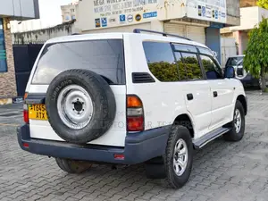 Toyota Land Cruiser Prado 2003 White