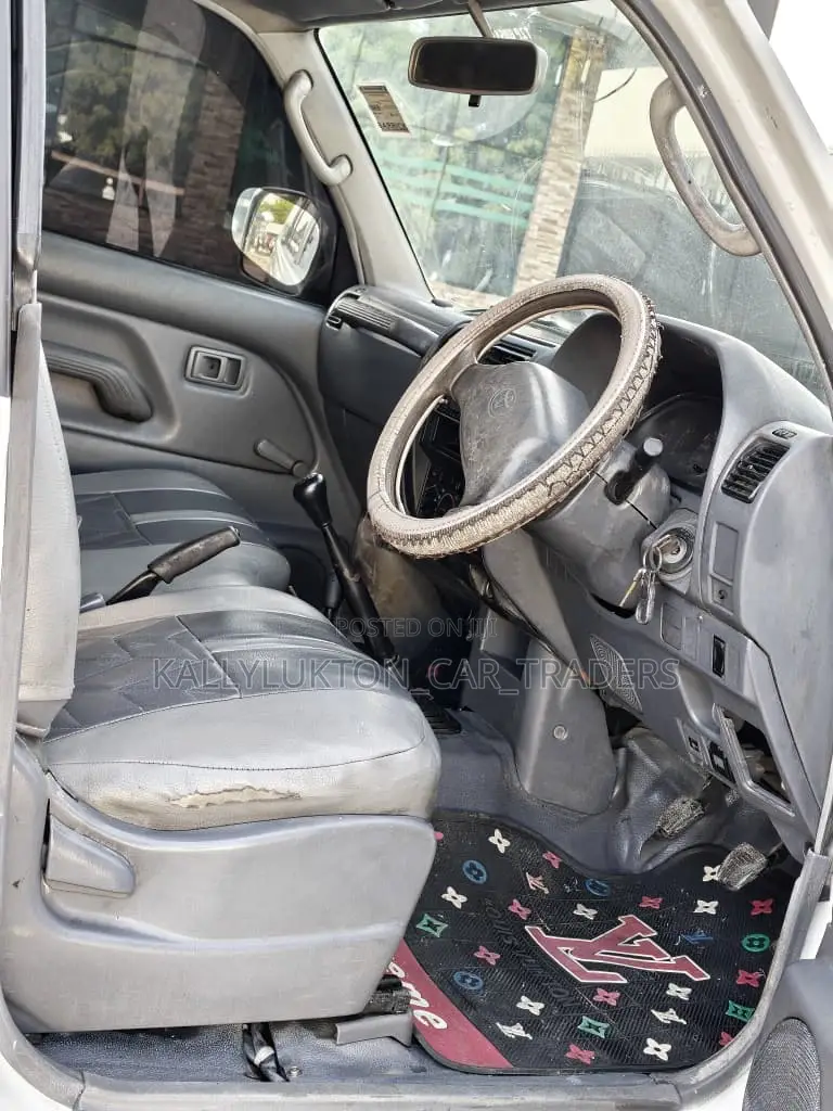Toyota Land Cruiser Prado 2003 White