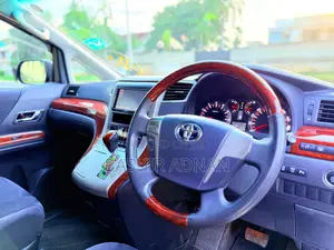 Toyota Vellfire 2010 Black