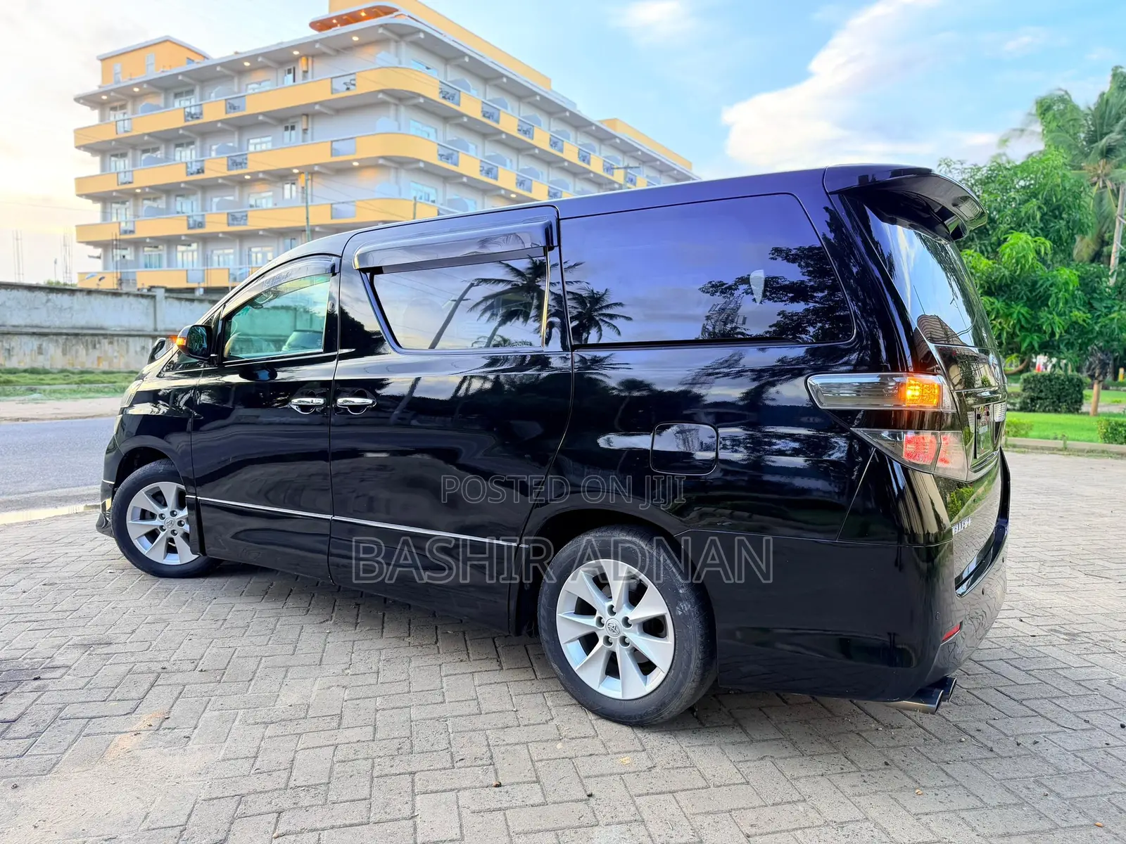 Toyota Vellfire 2010 Black