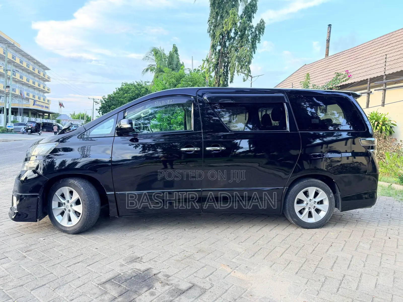 Toyota Vellfire 2010 Black