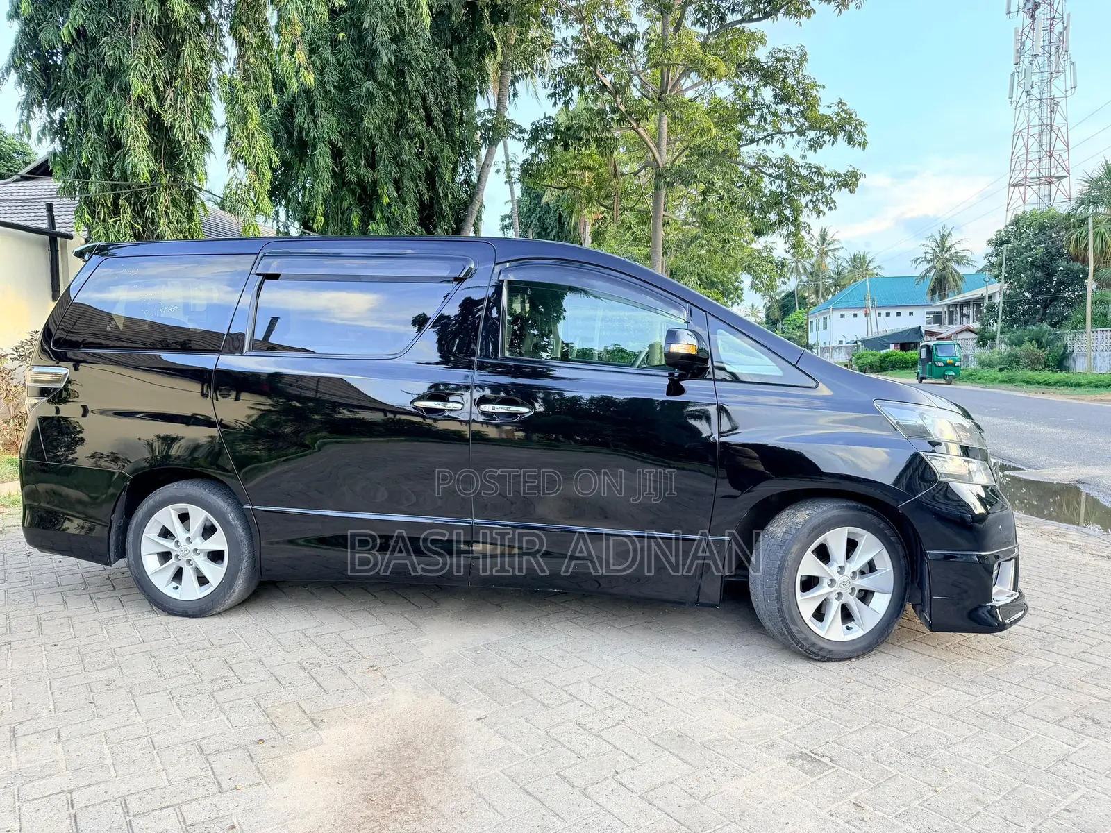 Toyota Vellfire 2010 Black