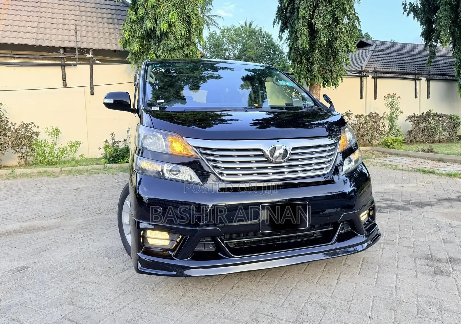 Toyota Vellfire 2010 Black
