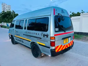 Toyota HiAce 2000 Blue