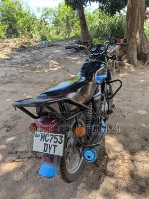 TVS HLX 125 2025 Black