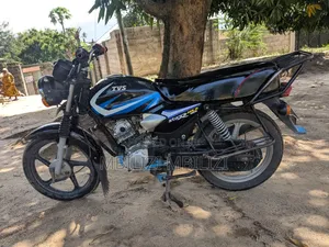 TVS HLX 125 2025 Black