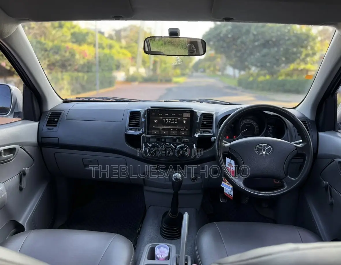 Toyota Hilux 2008 Silver