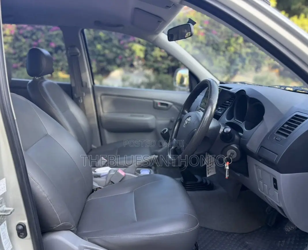 Toyota Hilux 2008 Silver