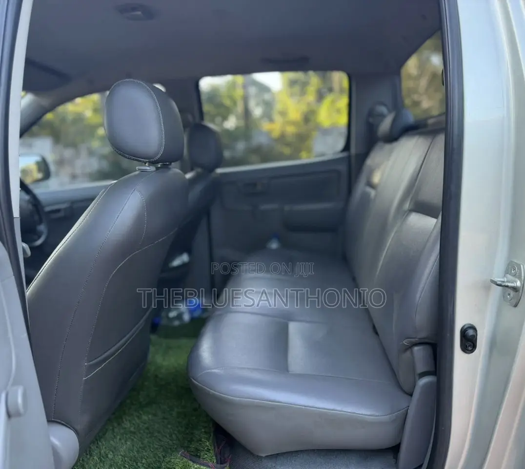 Toyota Hilux 2008 Silver