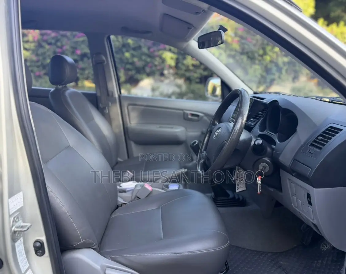 Toyota Hilux 2008 Silver