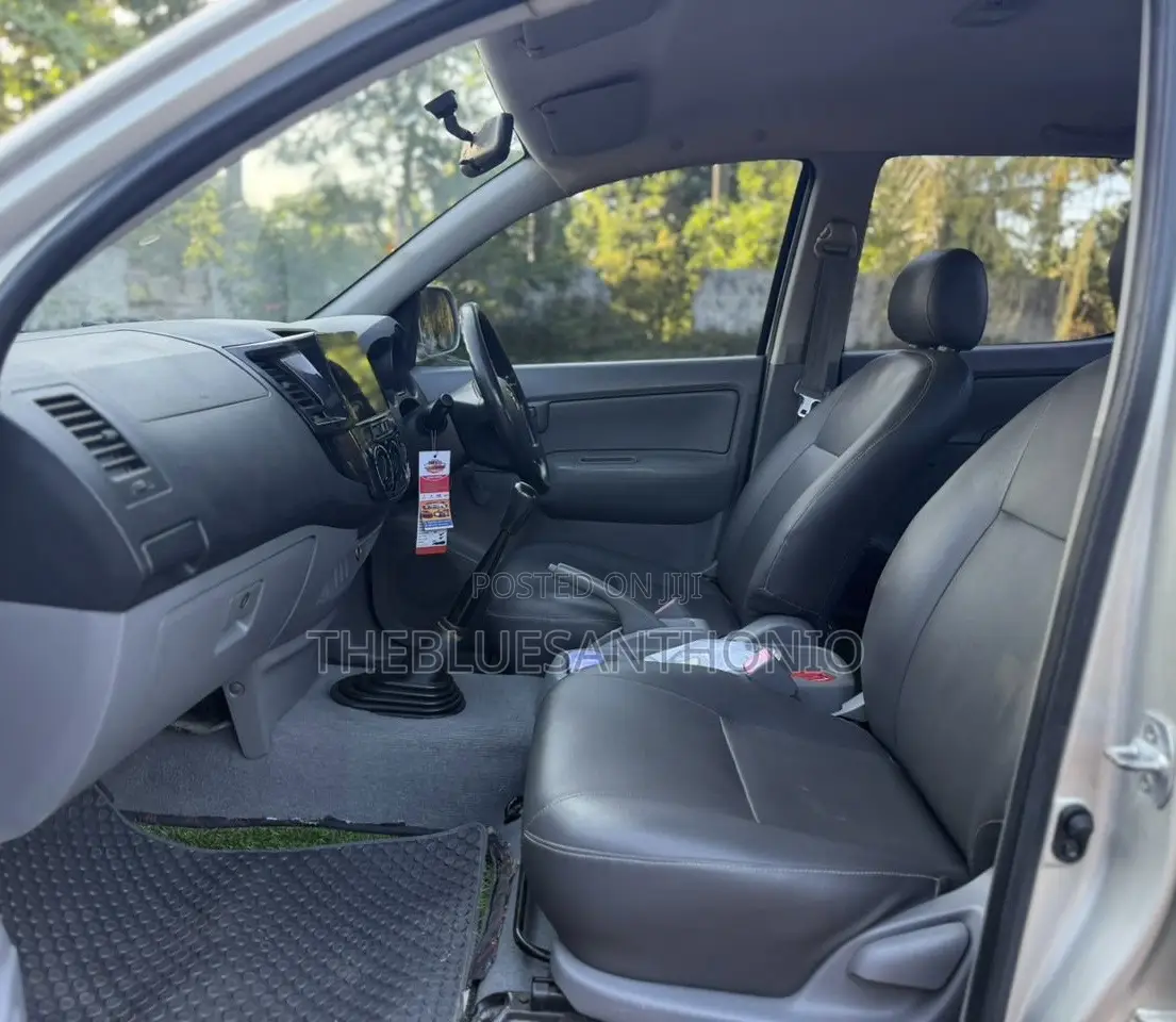 Toyota Hilux 2008 Silver