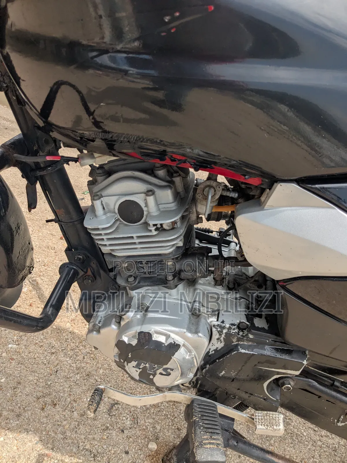TVS HLX 125 2024 Red