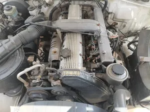 Toyota Land Cruiser HDJ 100 2002 White