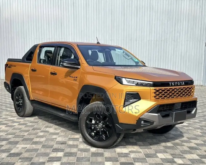 New Toyota Hilux 2025 Orange
